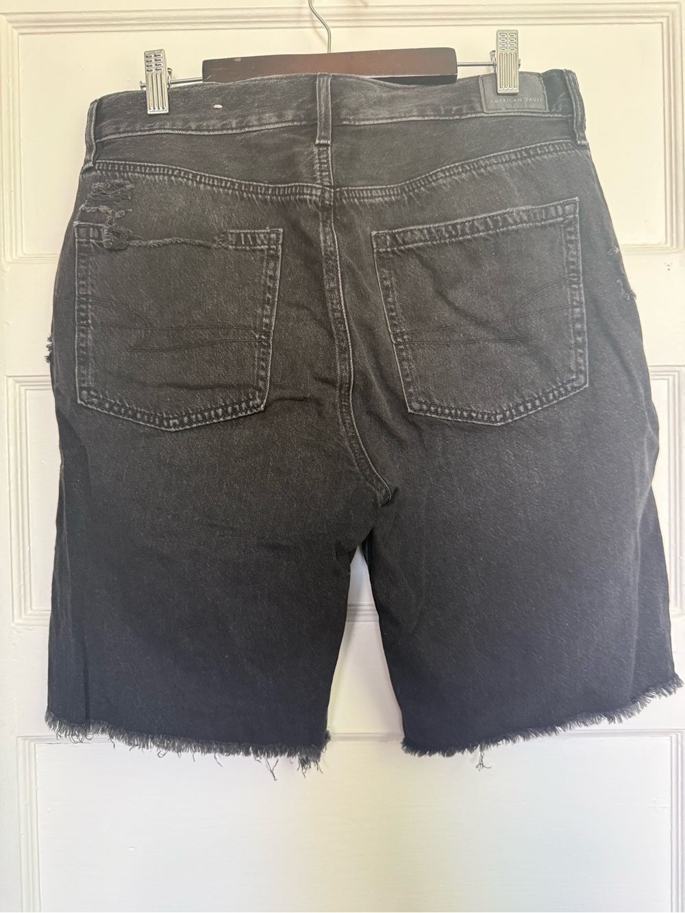 American Eagle Outfitters 90’s Boyfriend Black Distressed Denim Jean Shorts Sz 8 - Picture 9 of 15